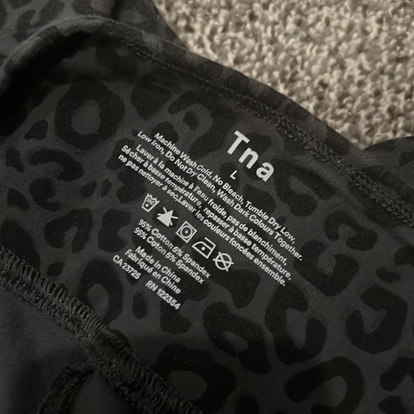 TNA size large bike shorts - Picture 4 of 4